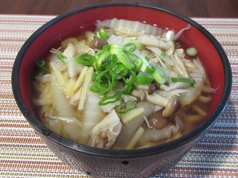 生姜でポカポカ！白菜とキノコのあんかけうどん